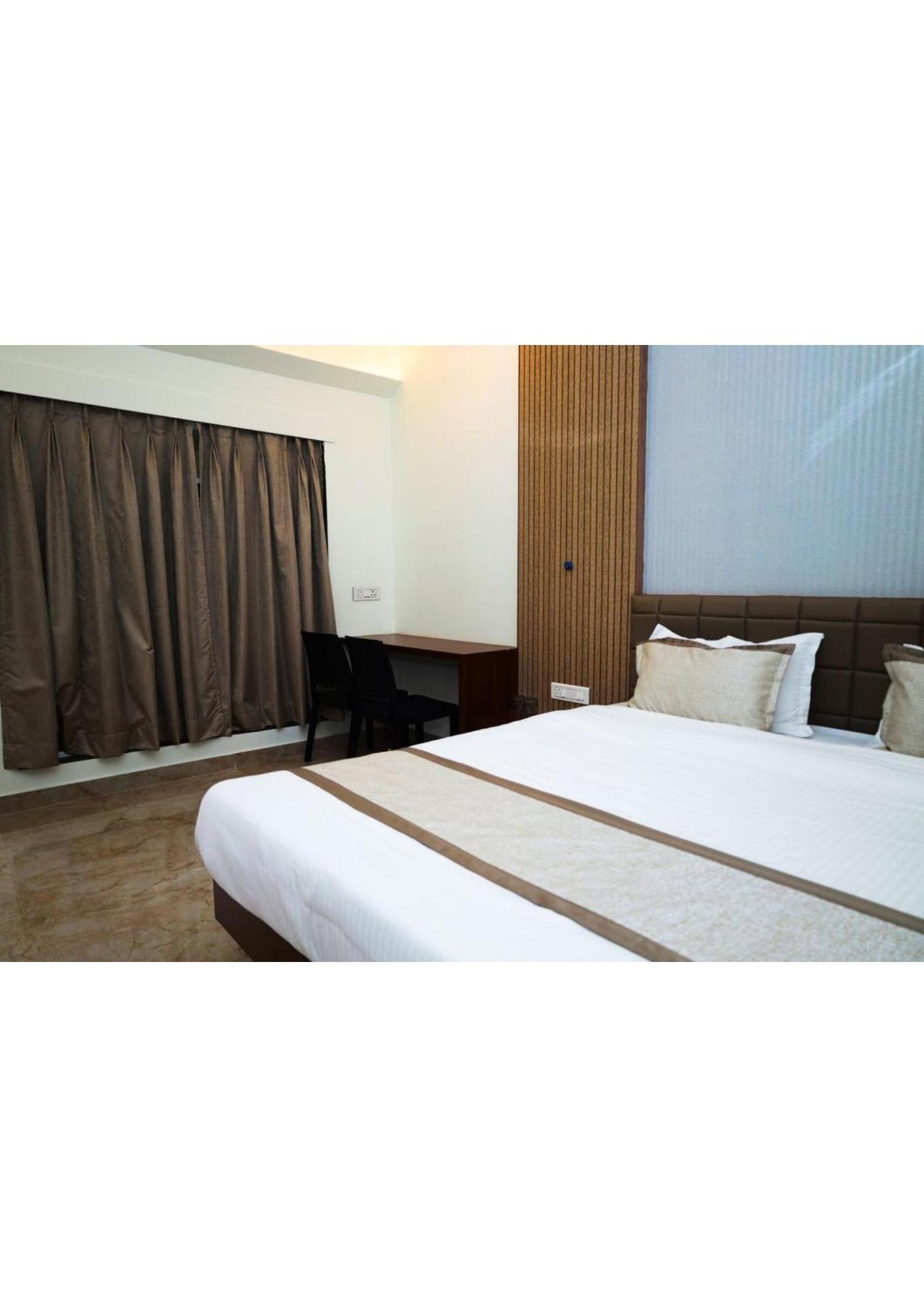 Nisarg Resort Guhāgar Zewnętrze zdjęcie